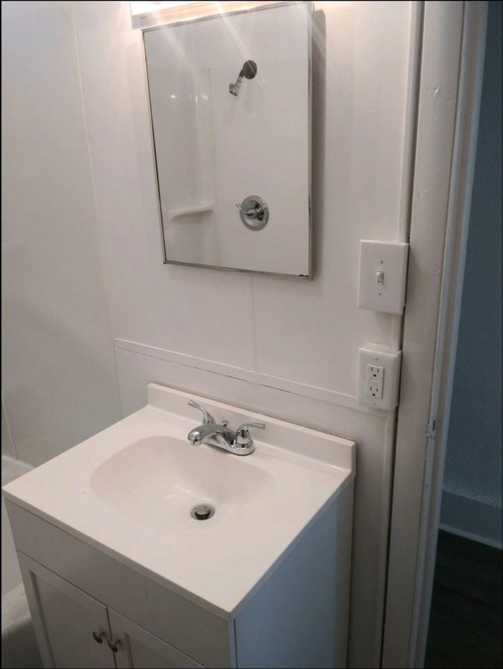 101 N G St - Photo 2 of 4