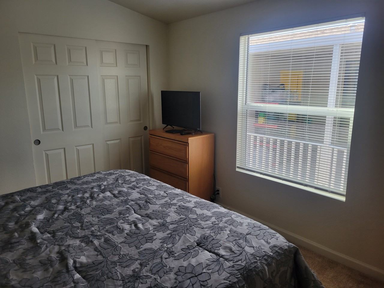 880 Montecito Dr - Photo 3 of 3