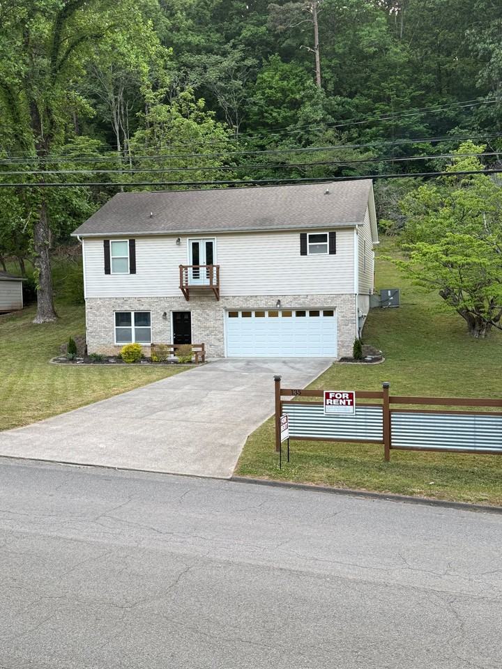 135 Hogan Rd - Photo 2 of 17