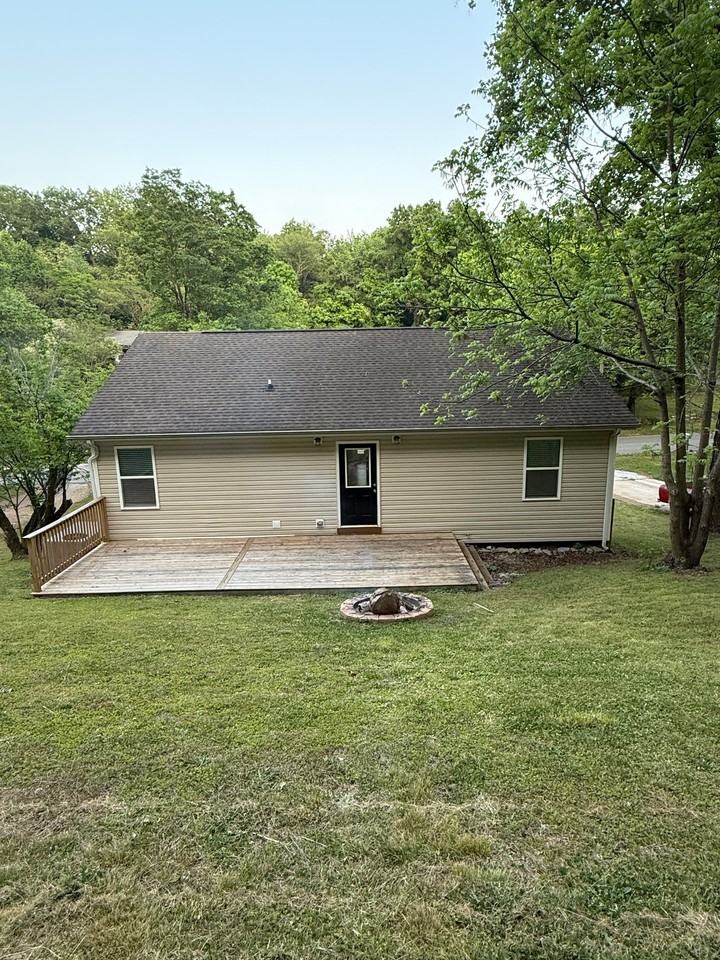 135 Hogan Rd - Photo 4 of 17