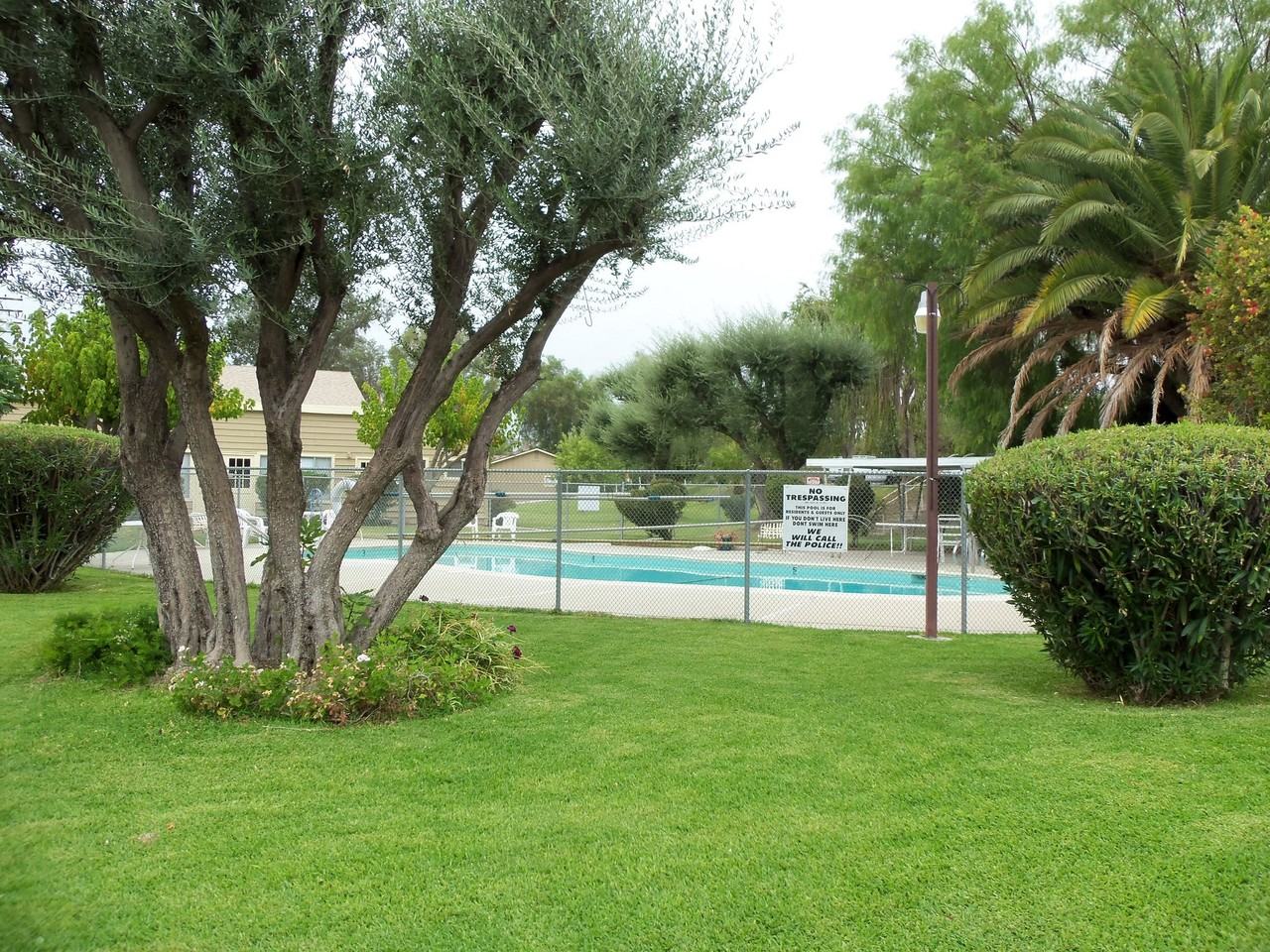 150 E Lakeshore Dr #55 - Photo 2 of 8