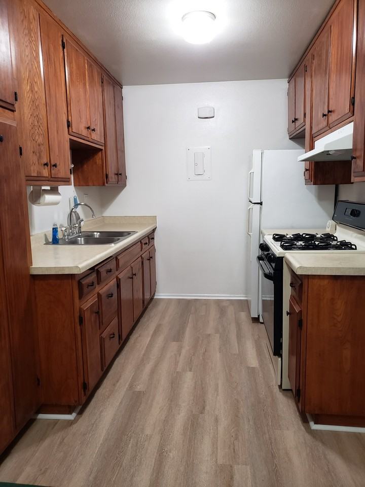 150 E Lakeshore Dr #55 - Photo 3 of 8