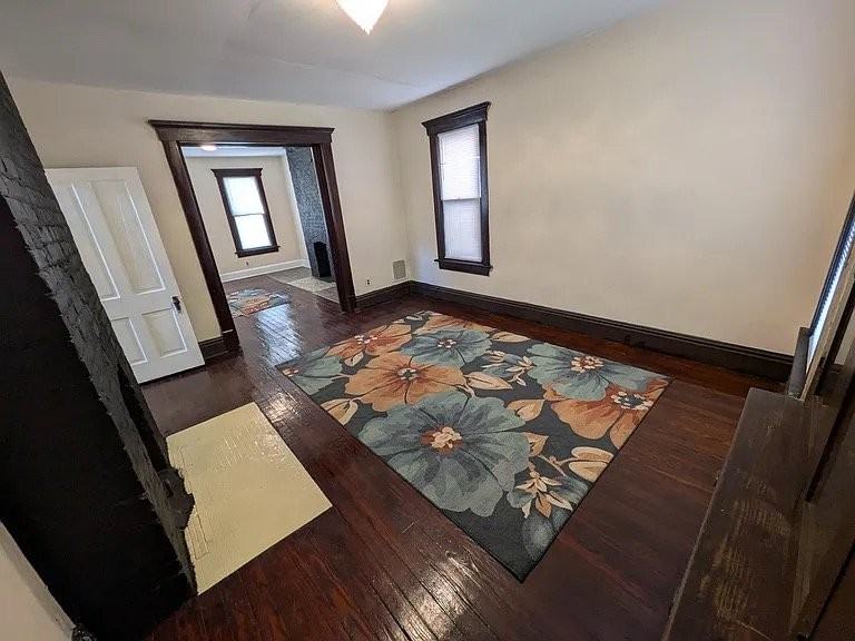 60 N Harris Ave - Photo 3 of 11