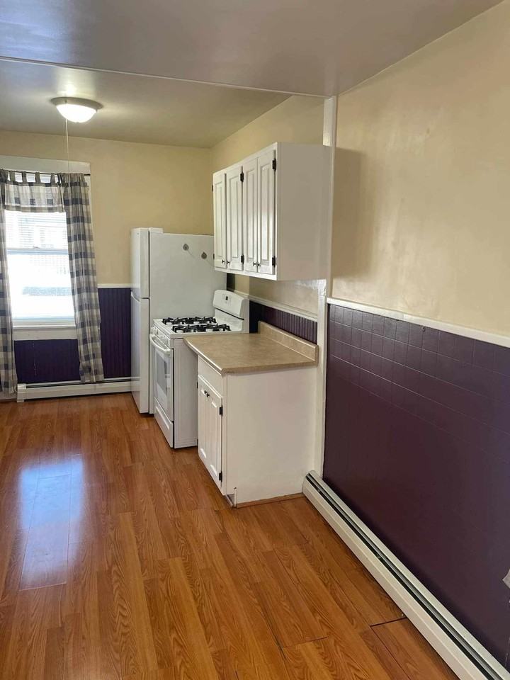 87 Lincoln Ave #A - Photo 3 of 18