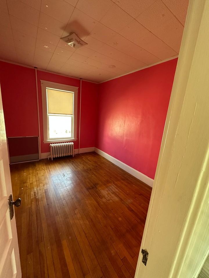 213 Pine St #2 - Photo 6 of 8