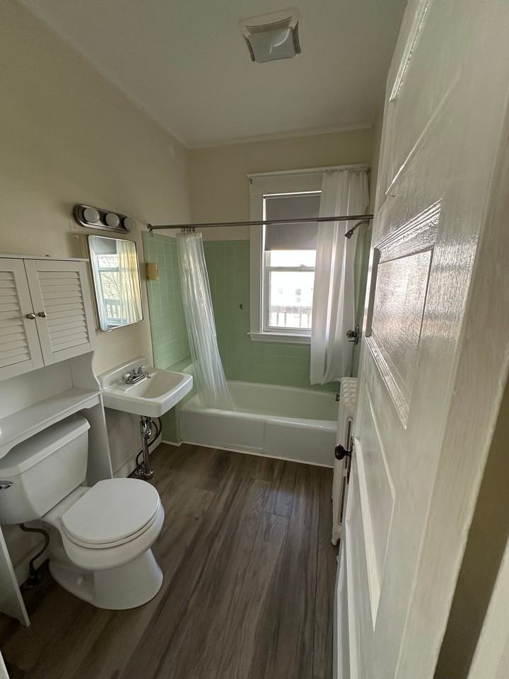 213 Pine St #2 - Photo 7 of 8