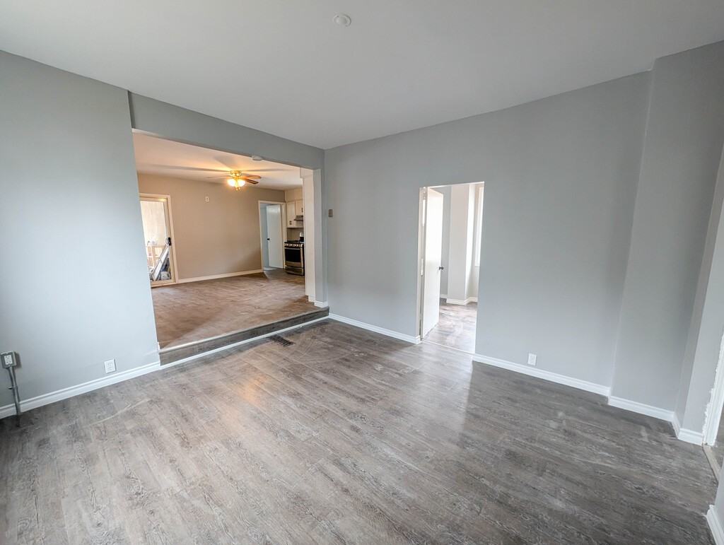 53 Vine St S - Photo 2 of 16