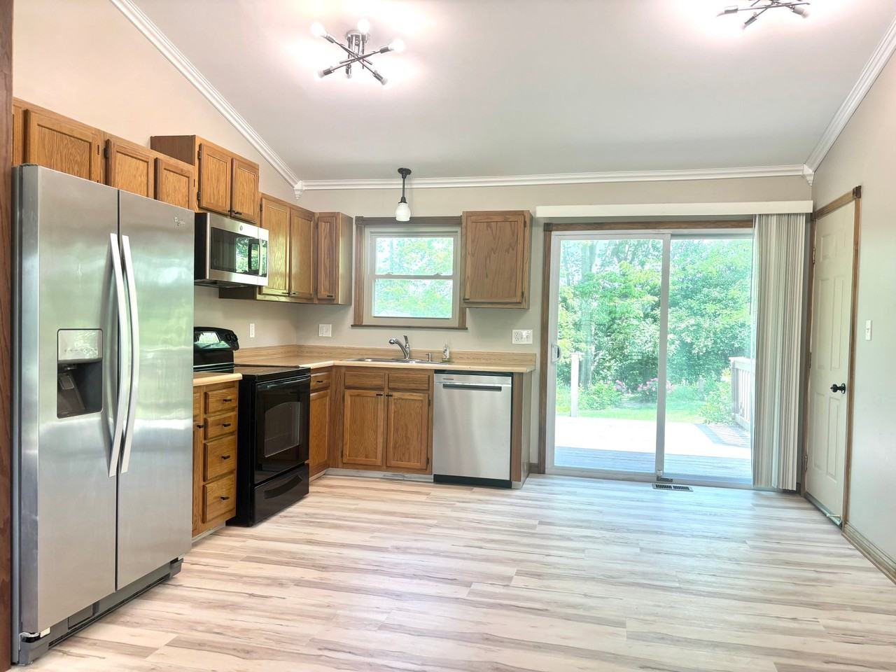 1708 Deer Run Dr - Photo 2 of 20