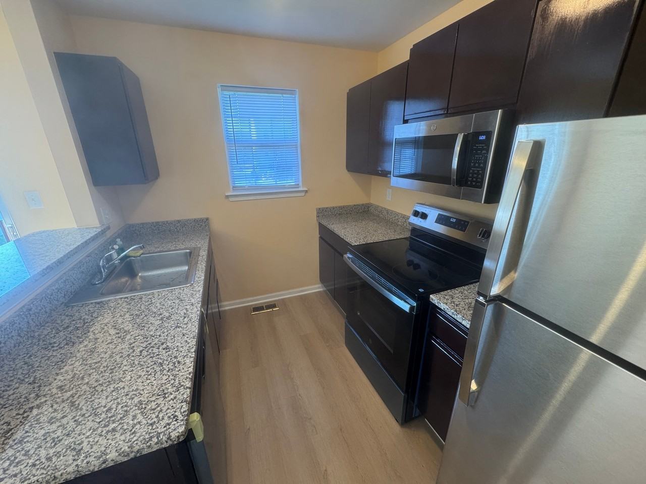 132 Rosie Dr - Photo 4 of 13