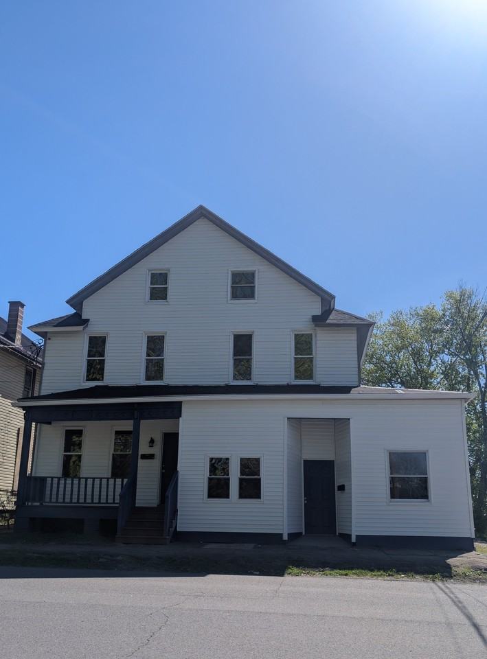 502 Marion St - Photo 2 of 17
