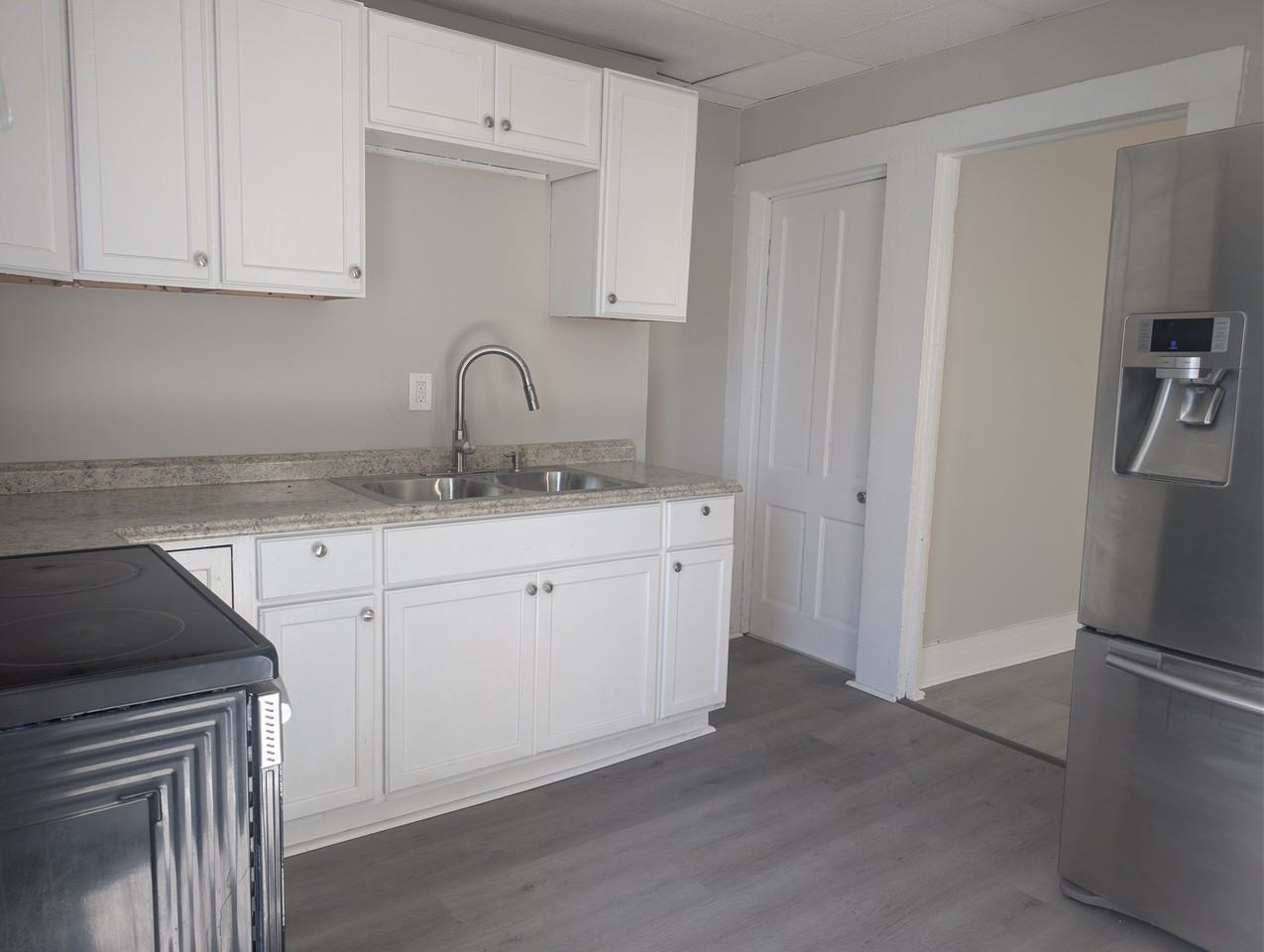 502 Marion St - Photo 6 of 17