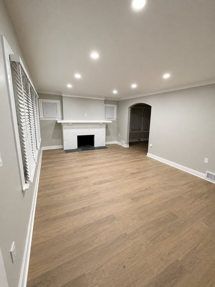 14669 Rutherford St - Photo 5 of 5