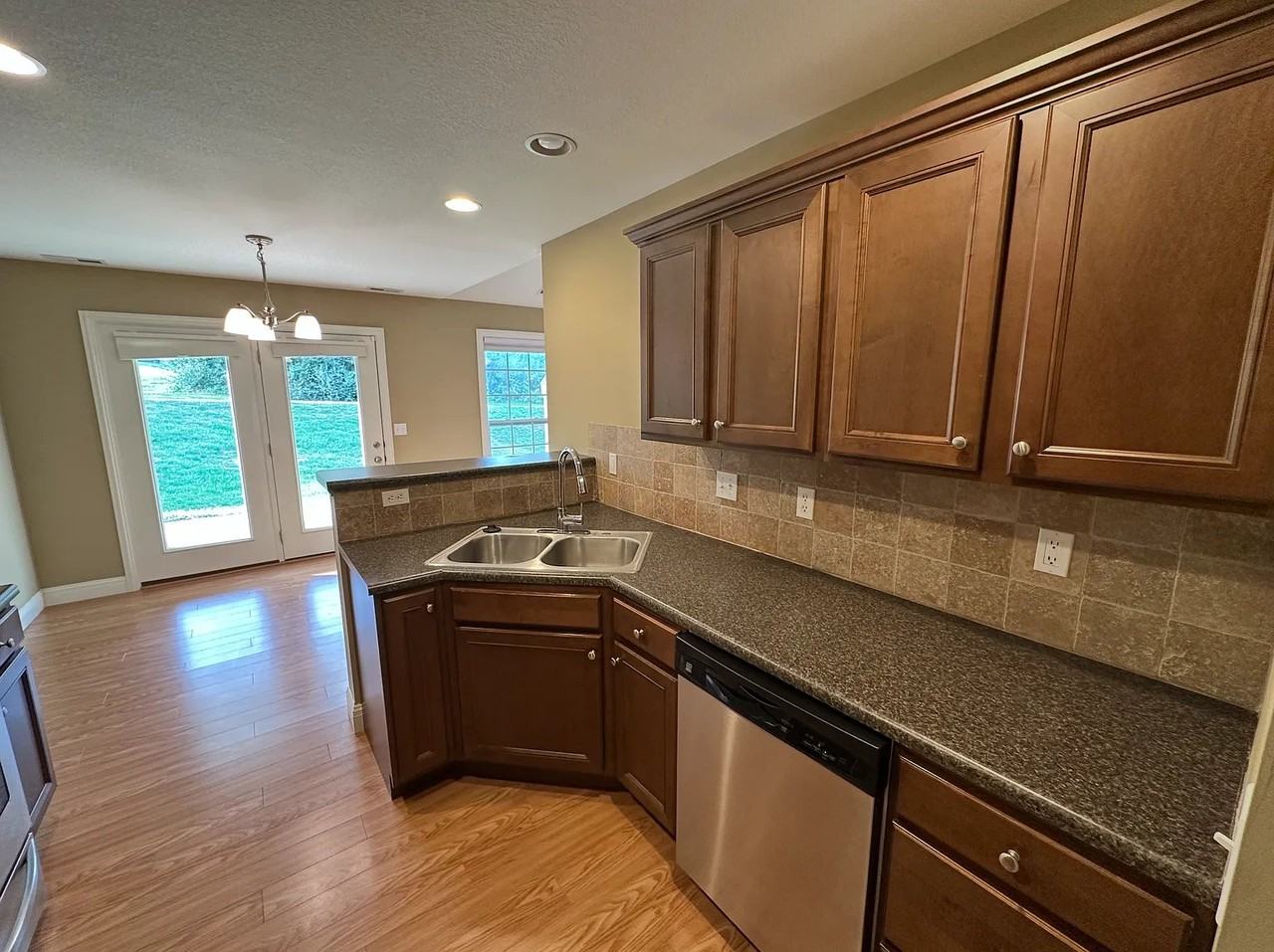 4500 Weybridge Dr - Photo 7 of 8