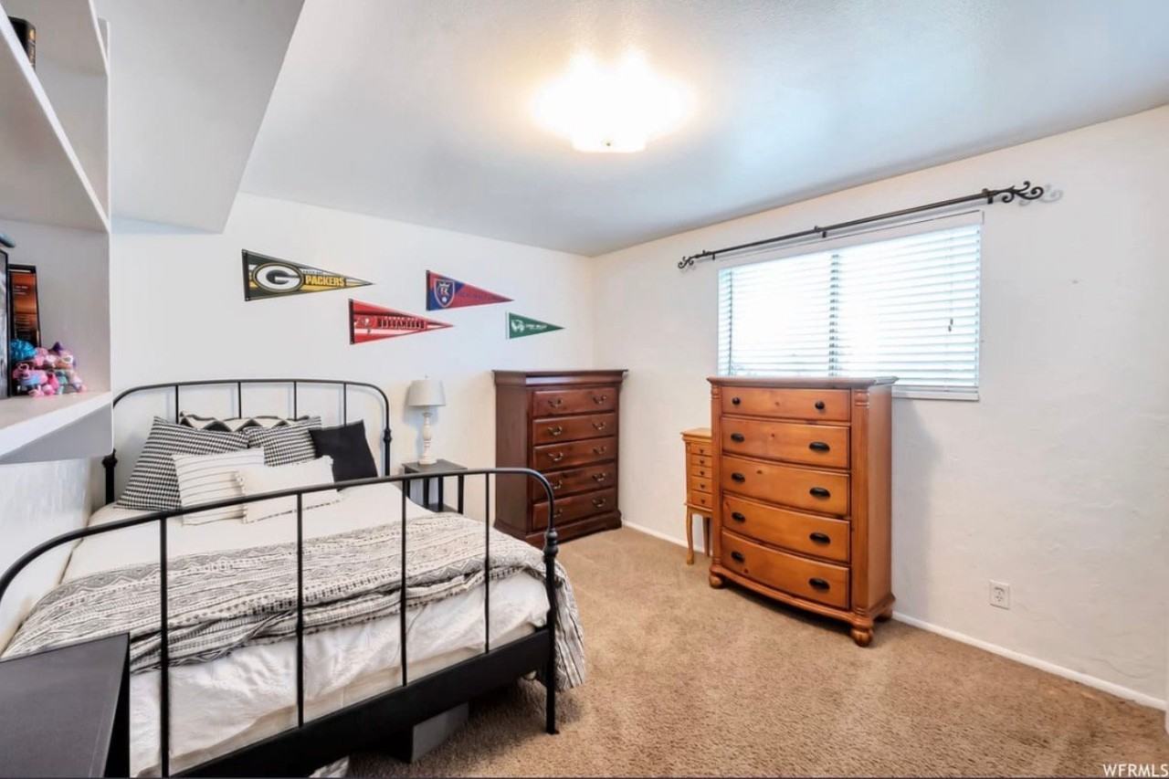 1228 Nw - Photo 4 of 9