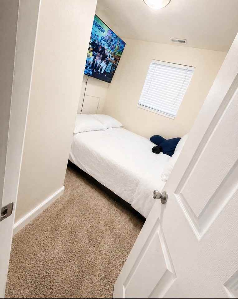 1228 Nw - Photo 5 of 9