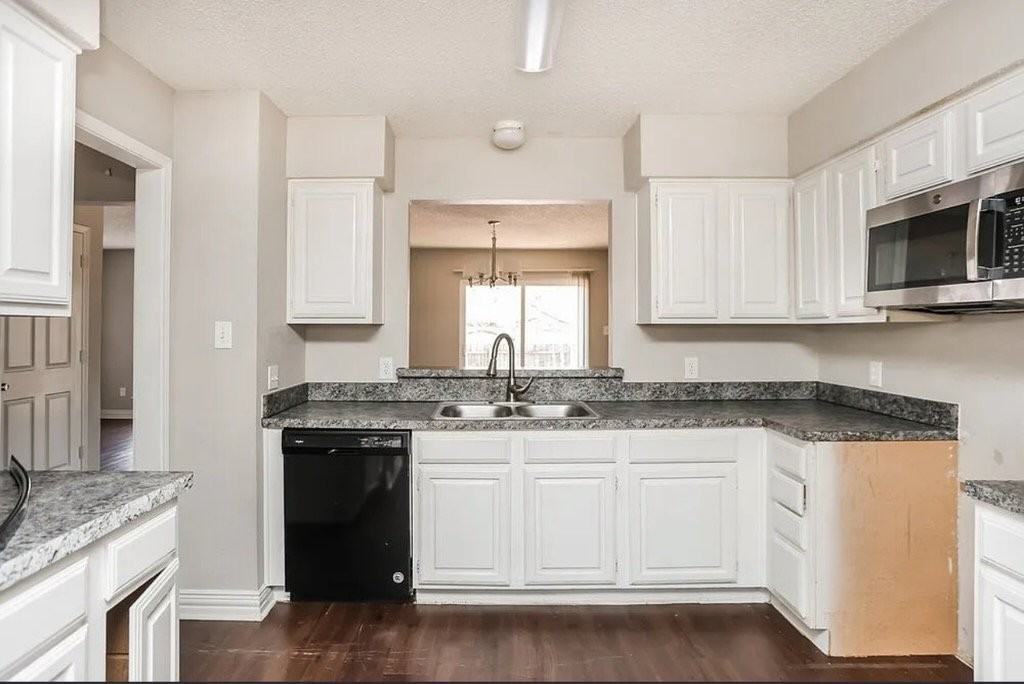 748 Bonnet Trl - Photo 3 of 9