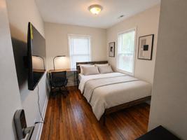 featured image of 2217 Custer St #1