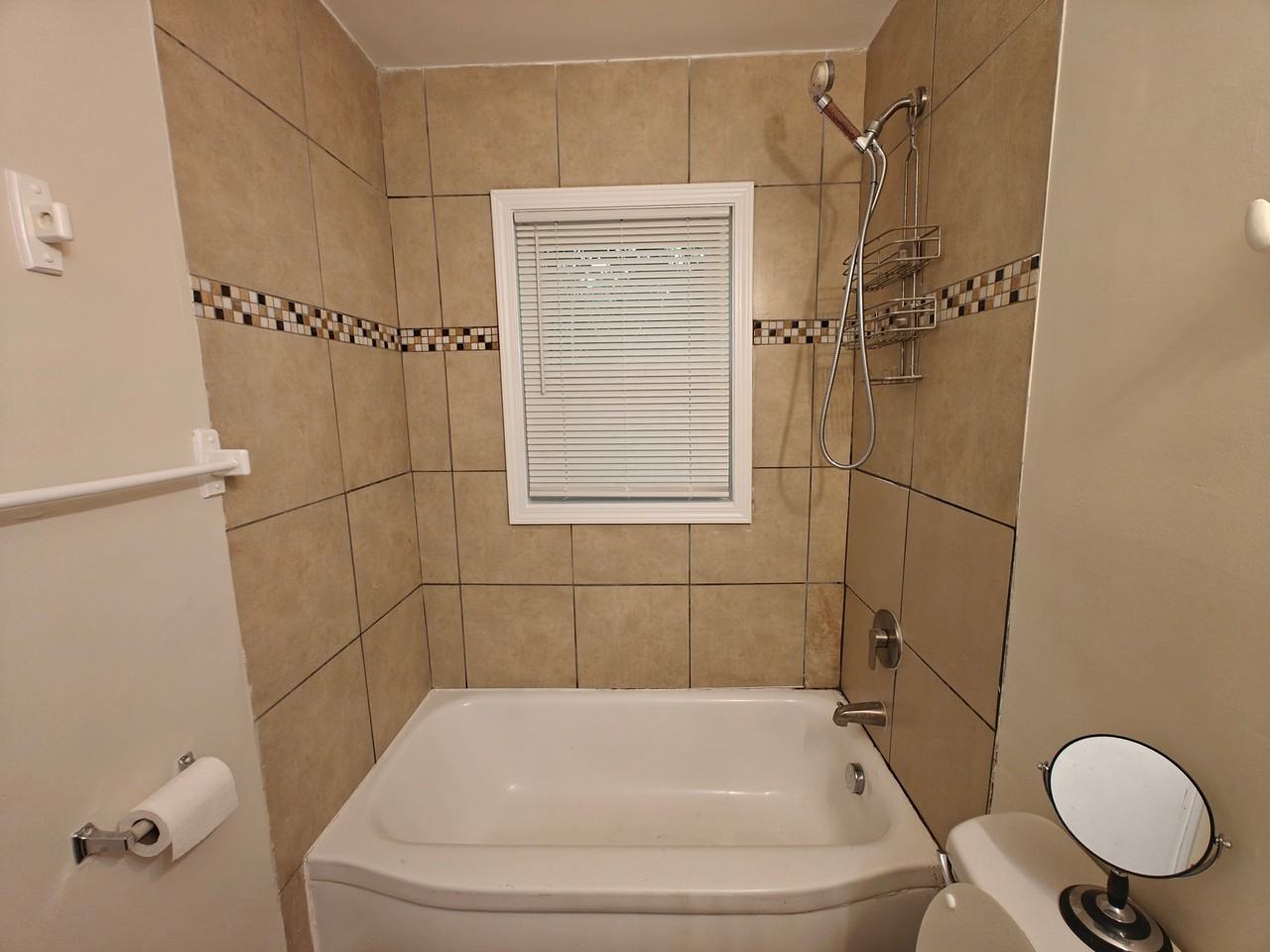 2217 Custer St #1 - Photo 4 of 13