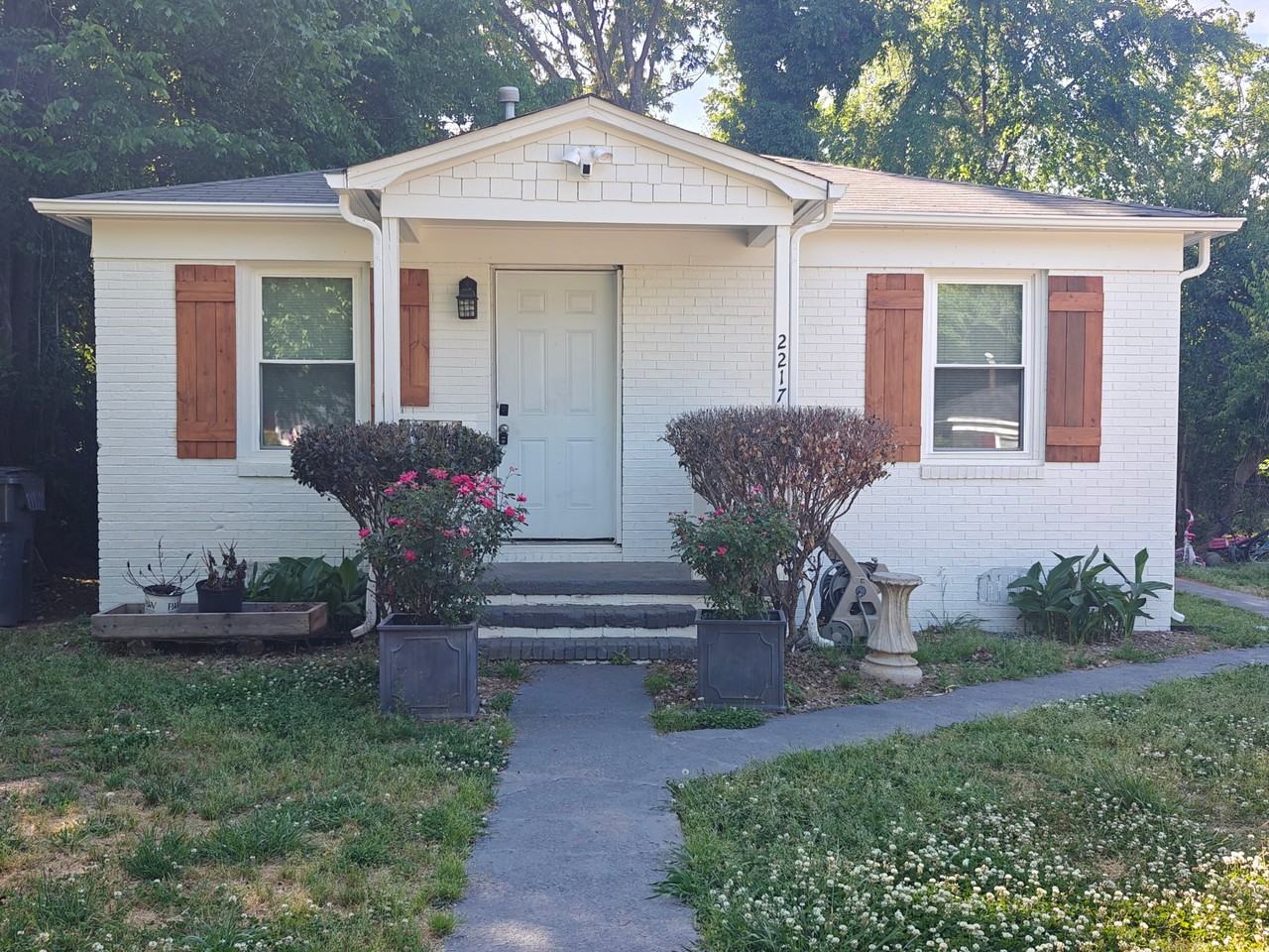 2217 Custer St #1 - Photo 6 of 13