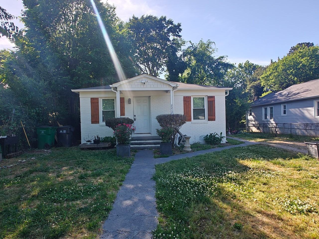 2217 Custer St #1 - Photo 7 of 14