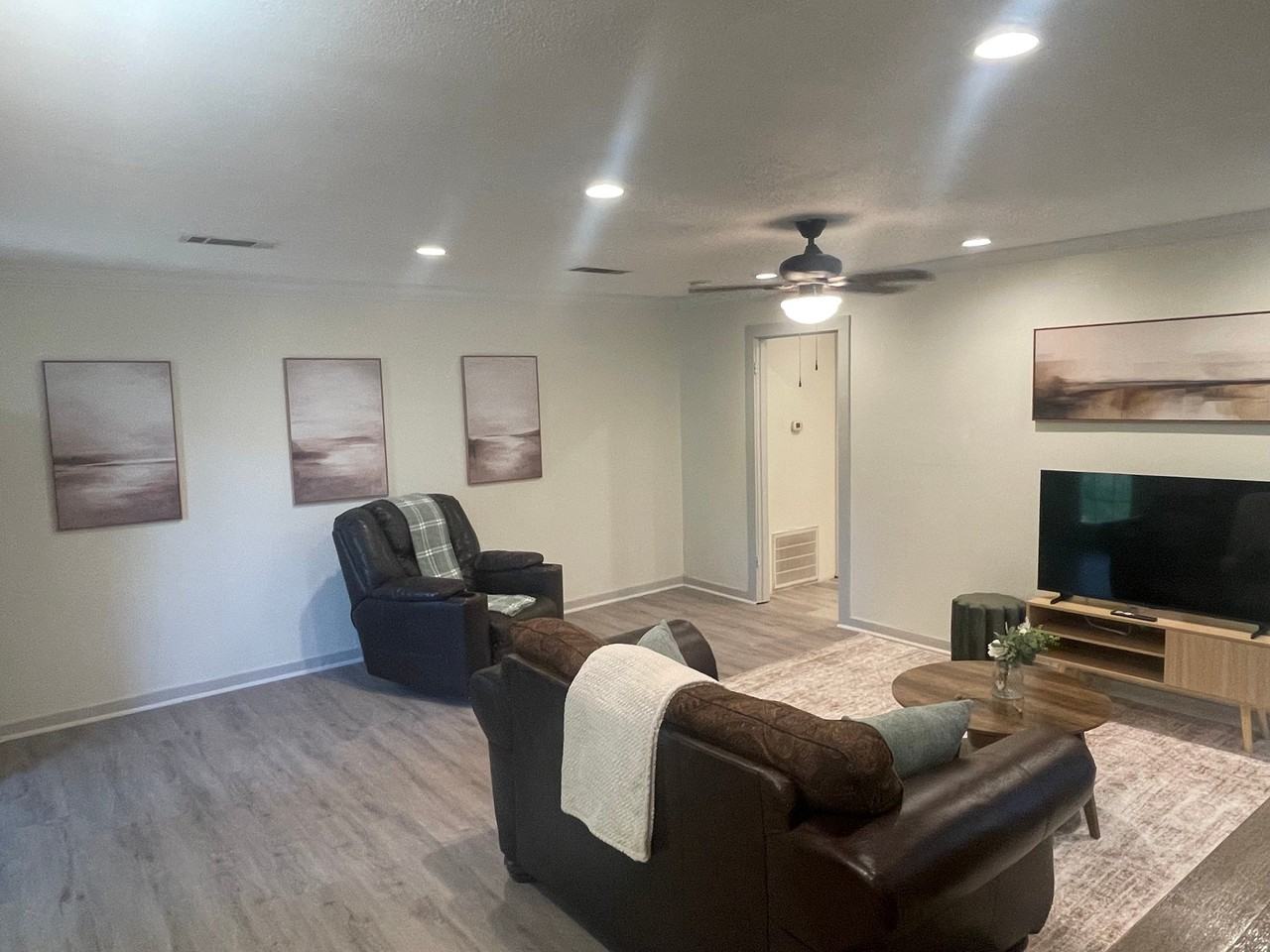 2401 1/2 Amelia Ave - Photo 4 of 7