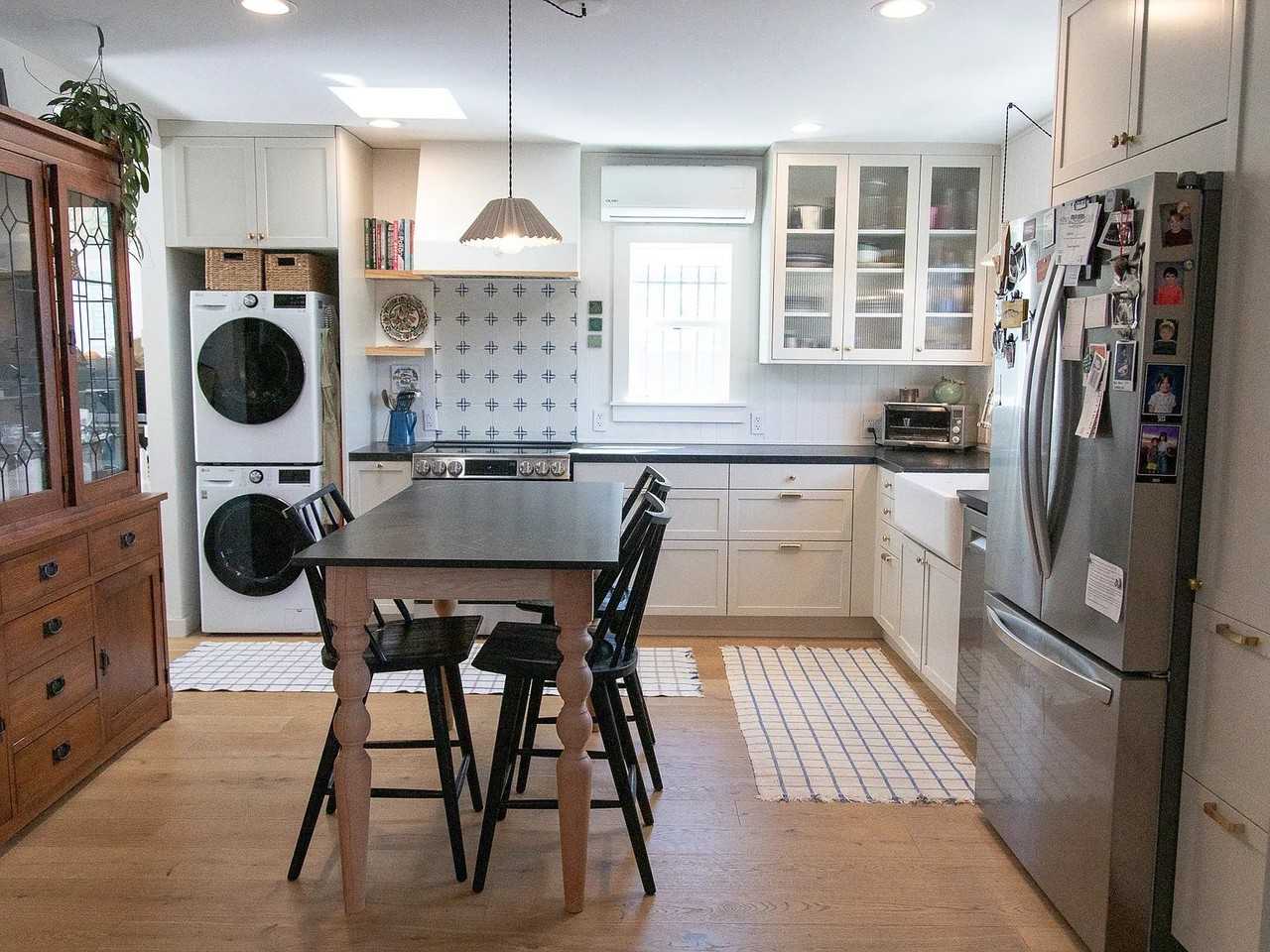 647 Academy Rd - Photo 2 of 17