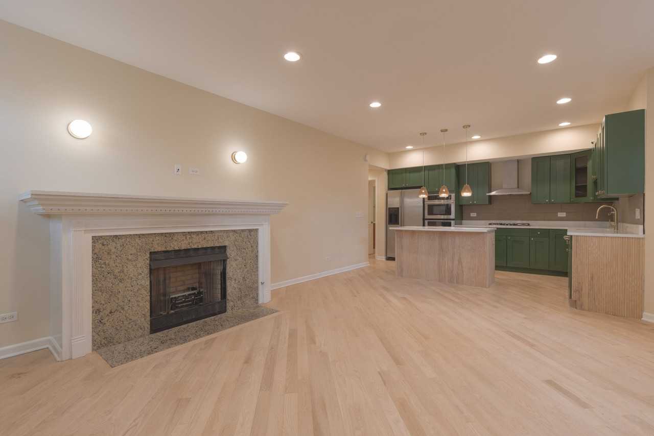 4458 S Greenwood Ave #1E - Photo 2 of 20