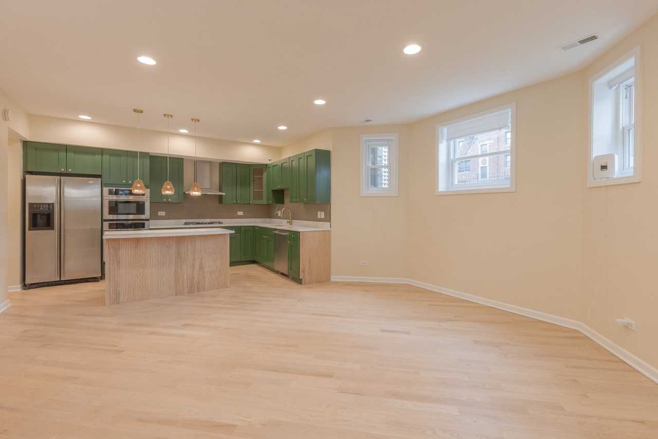 4458 S Greenwood Ave #1E - Photo 3 of 20