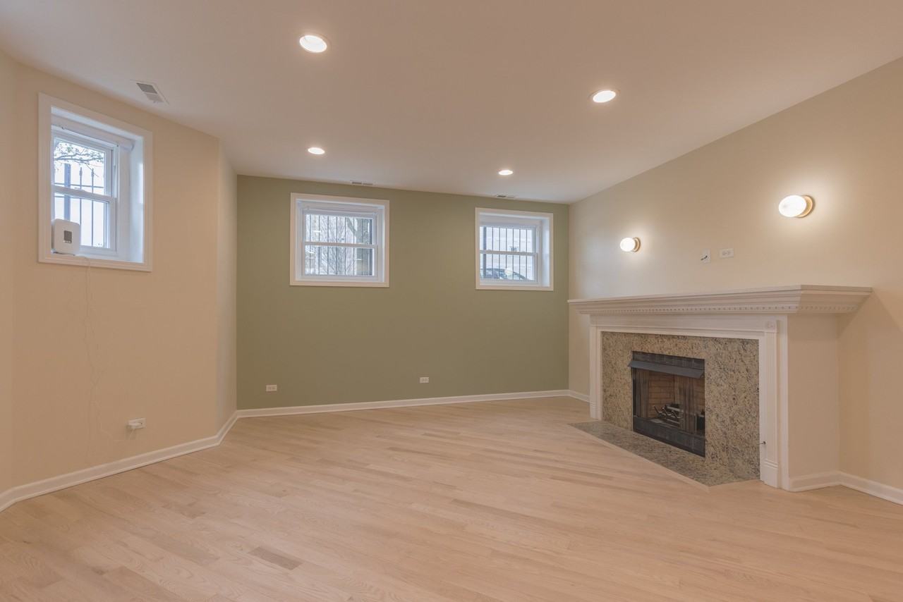 4458 S Greenwood Ave #1E - Photo 5 of 20