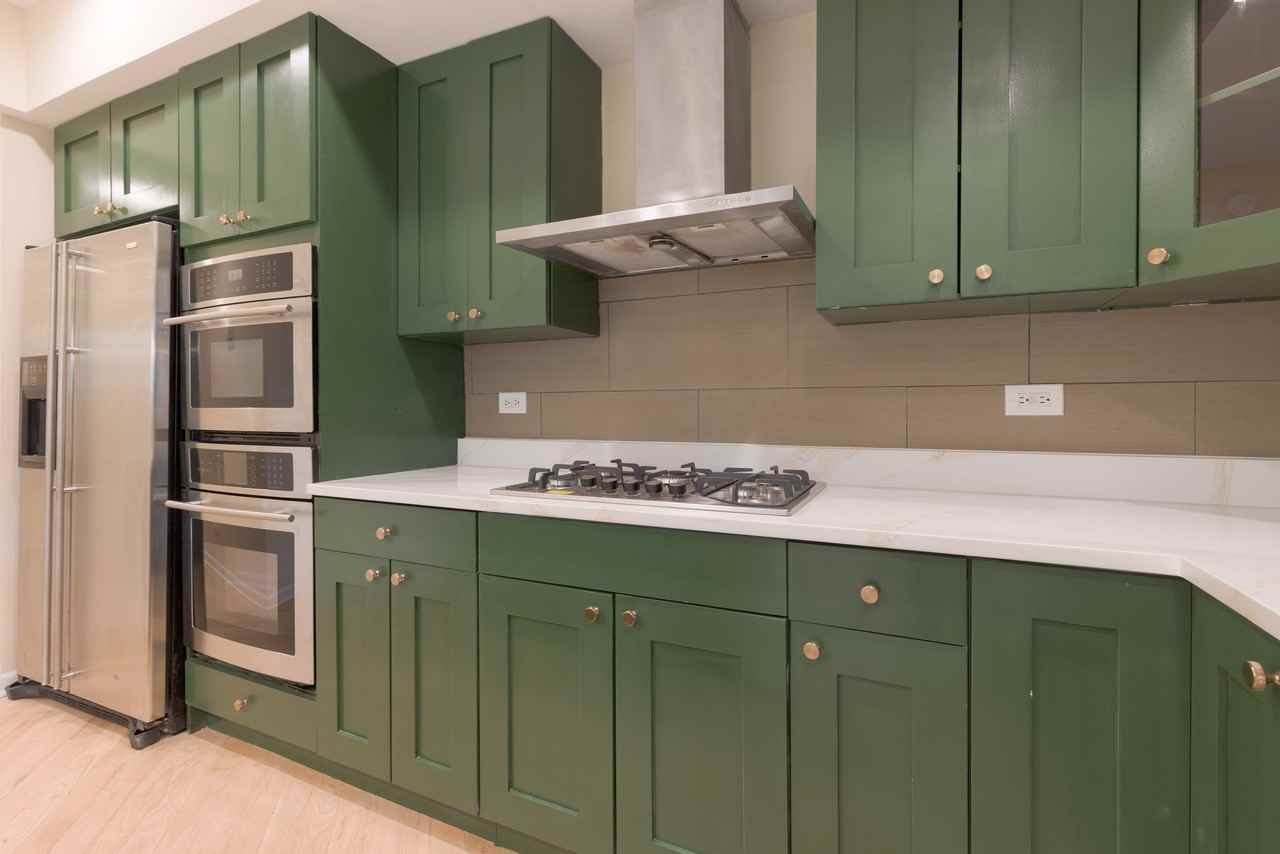 4458 S Greenwood Ave #1E - Photo 7 of 20