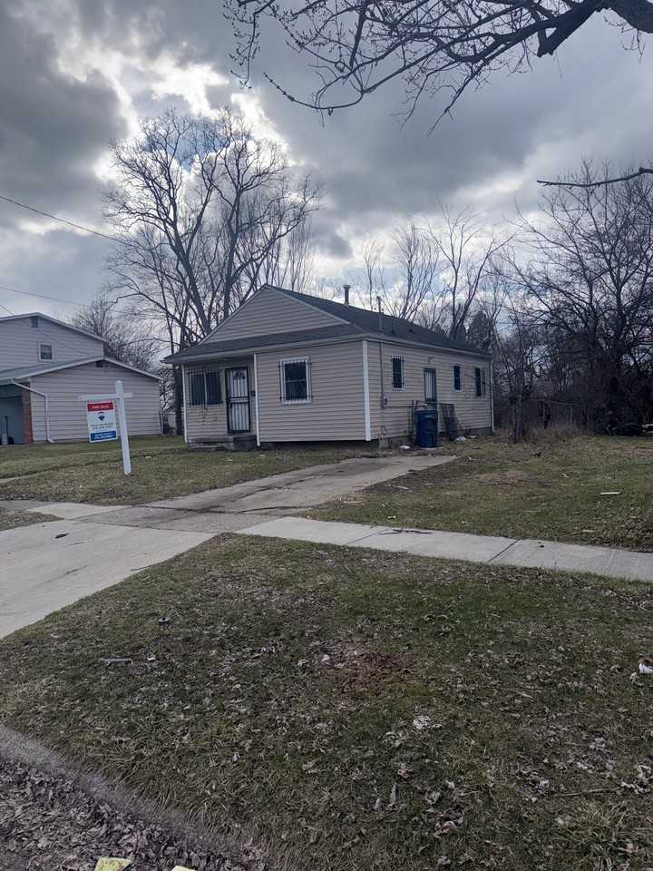 3221 Burgess St - Photo 2 of 20