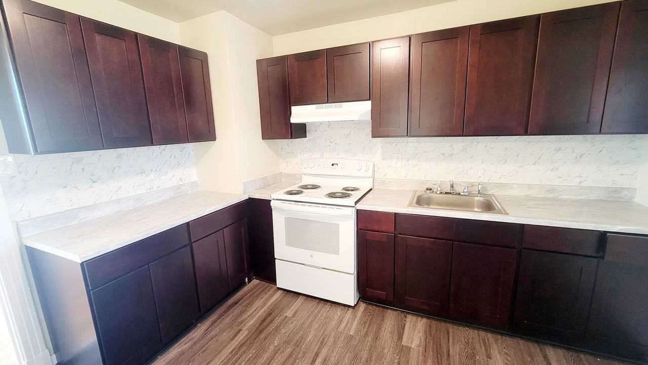 3811 Larry St - Photo 6 of 12