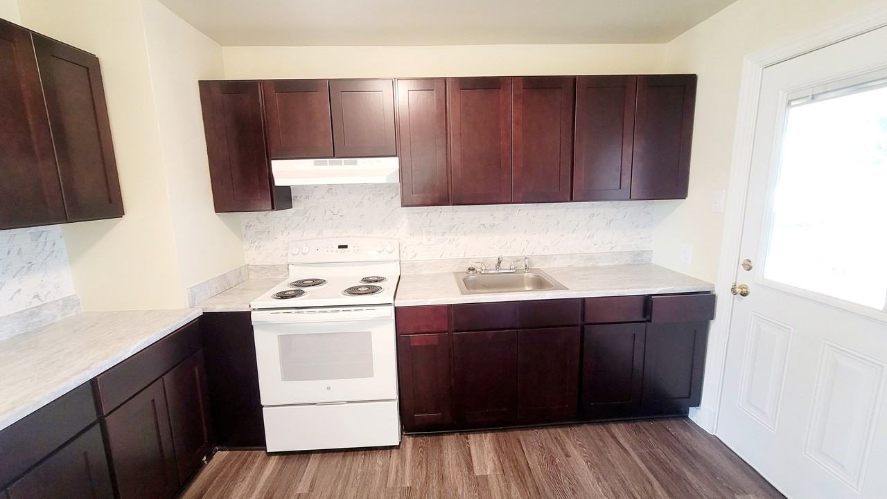 3811 Larry St - Photo 7 of 12