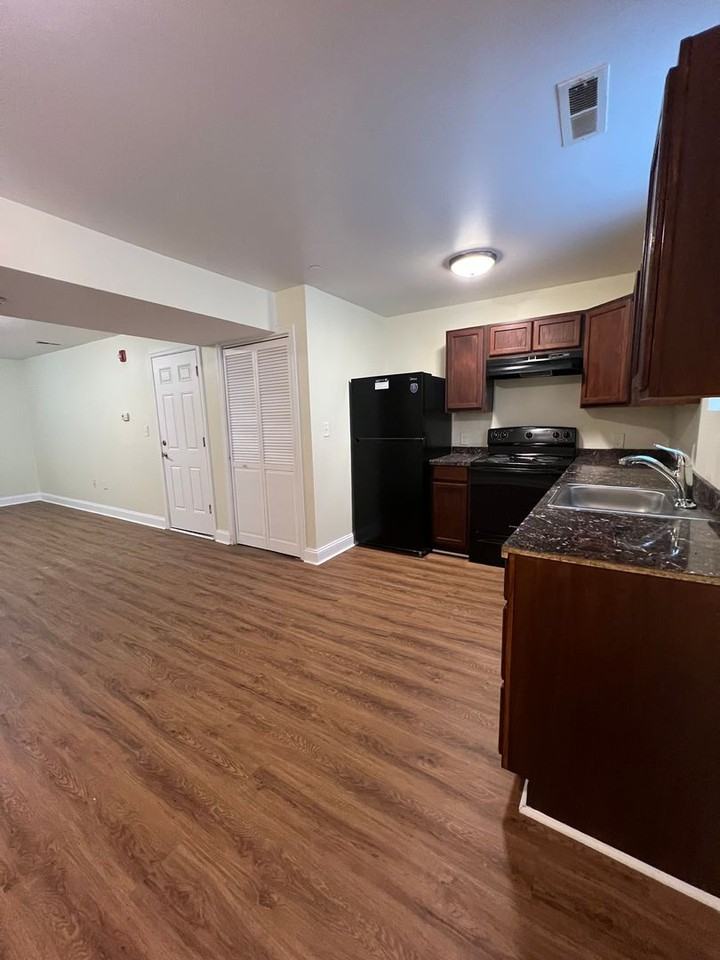4300 Liberty Heights Avenue - Photo 3 of 12