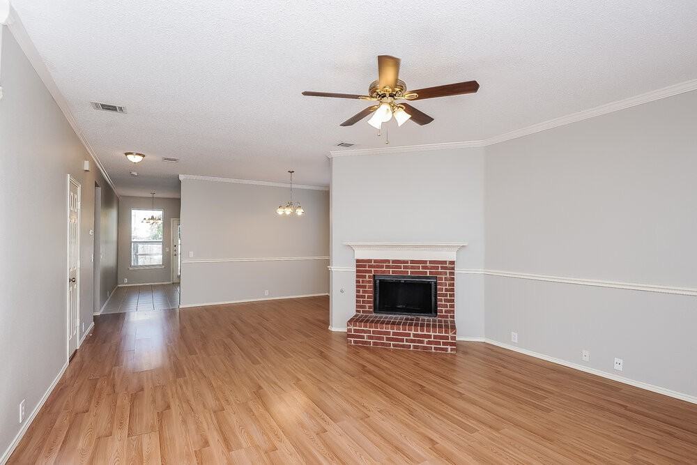 8300 Orleans Ln - Photo 4 of 17