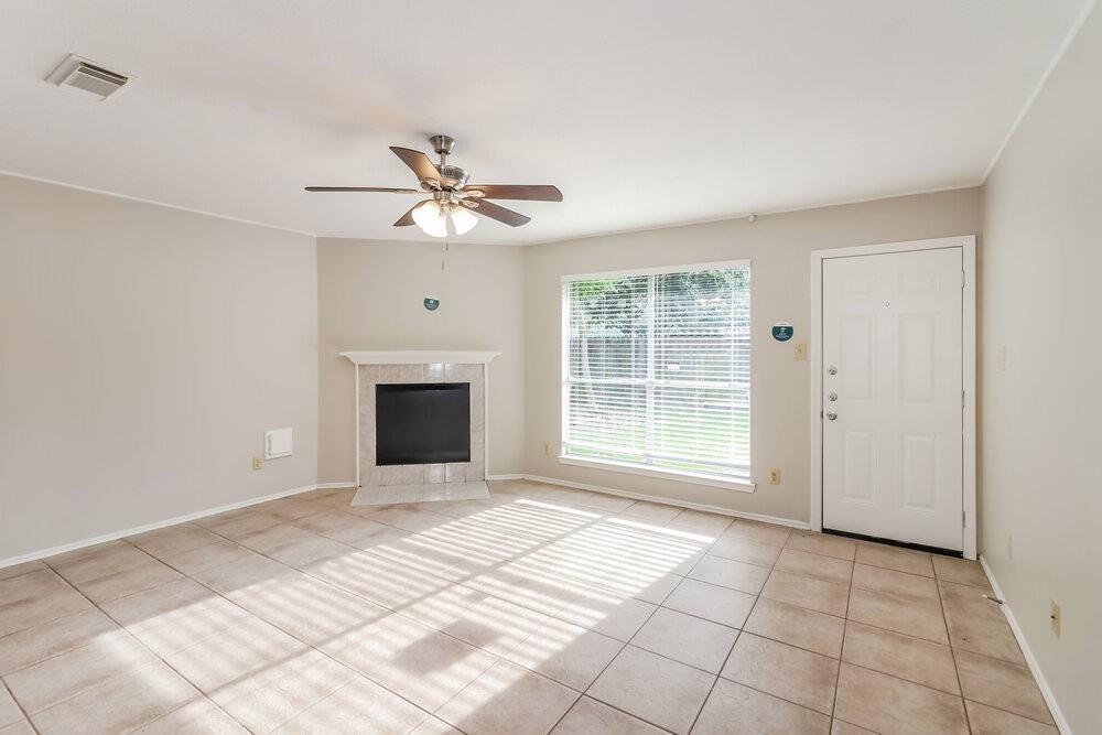 1034 Canterbury Dr - Photo 6 of 21
