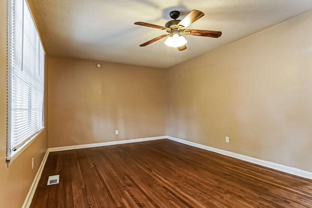 1505 Bobolink Ln Ne - Photo 6 of 21