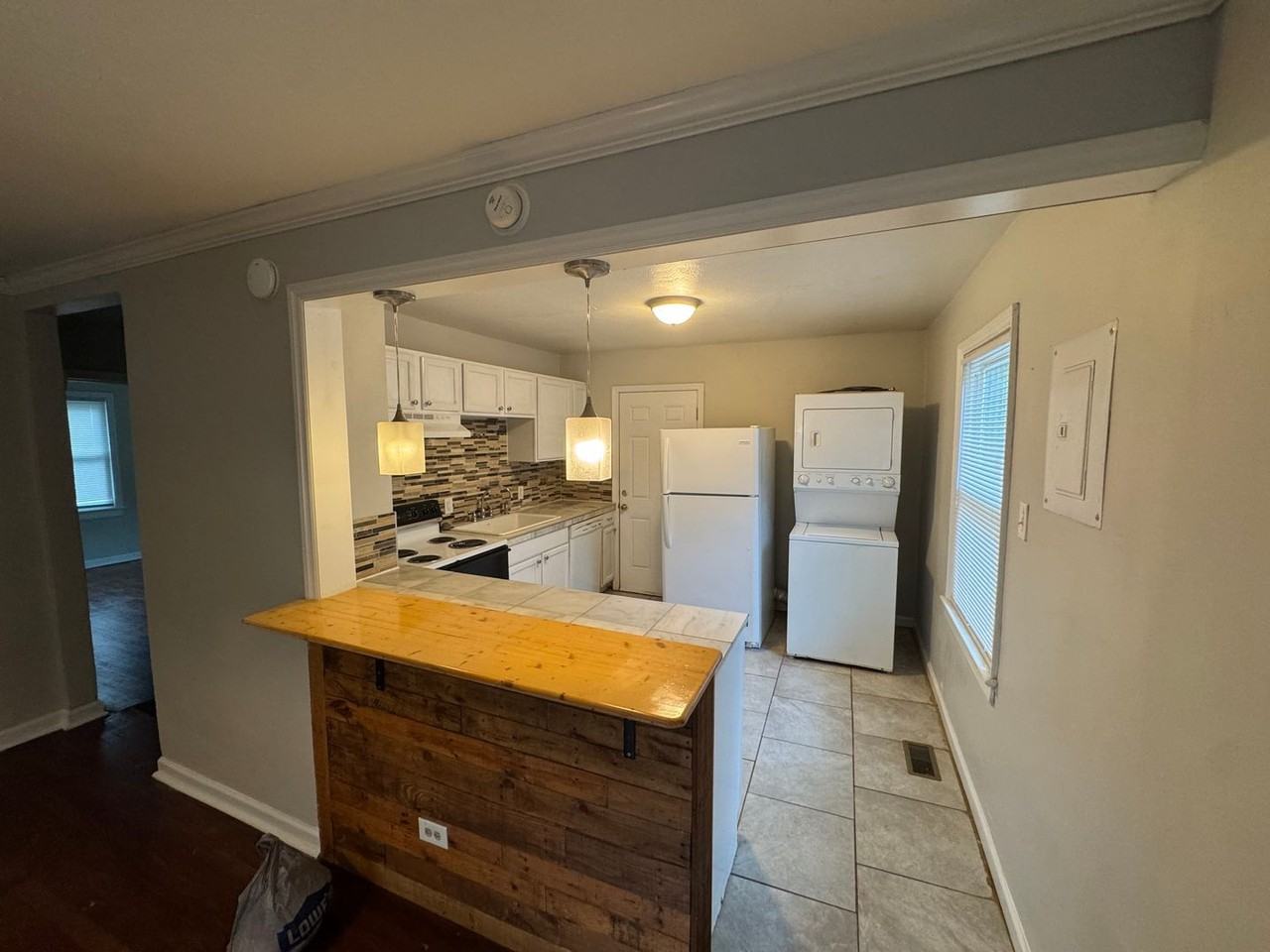 1218 Shirley Rd - Photo 3 of 8