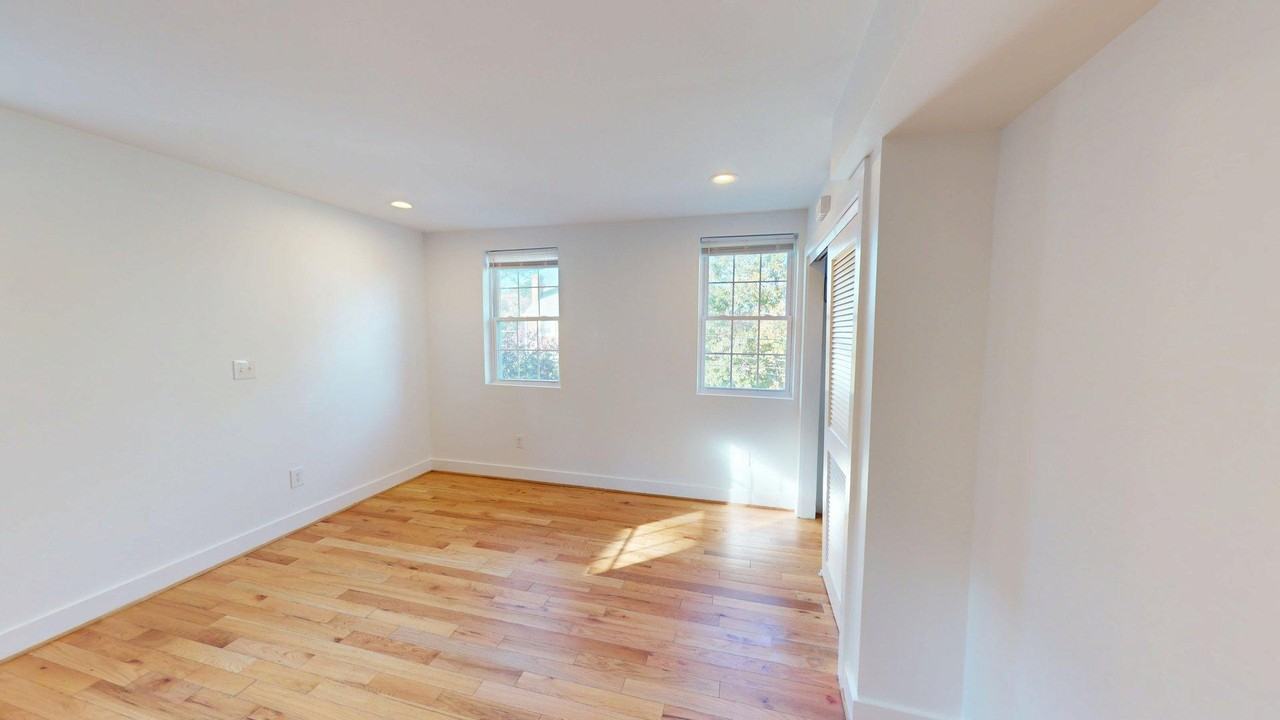 4255 Eads St Ne #4 - Photo 2 of 15