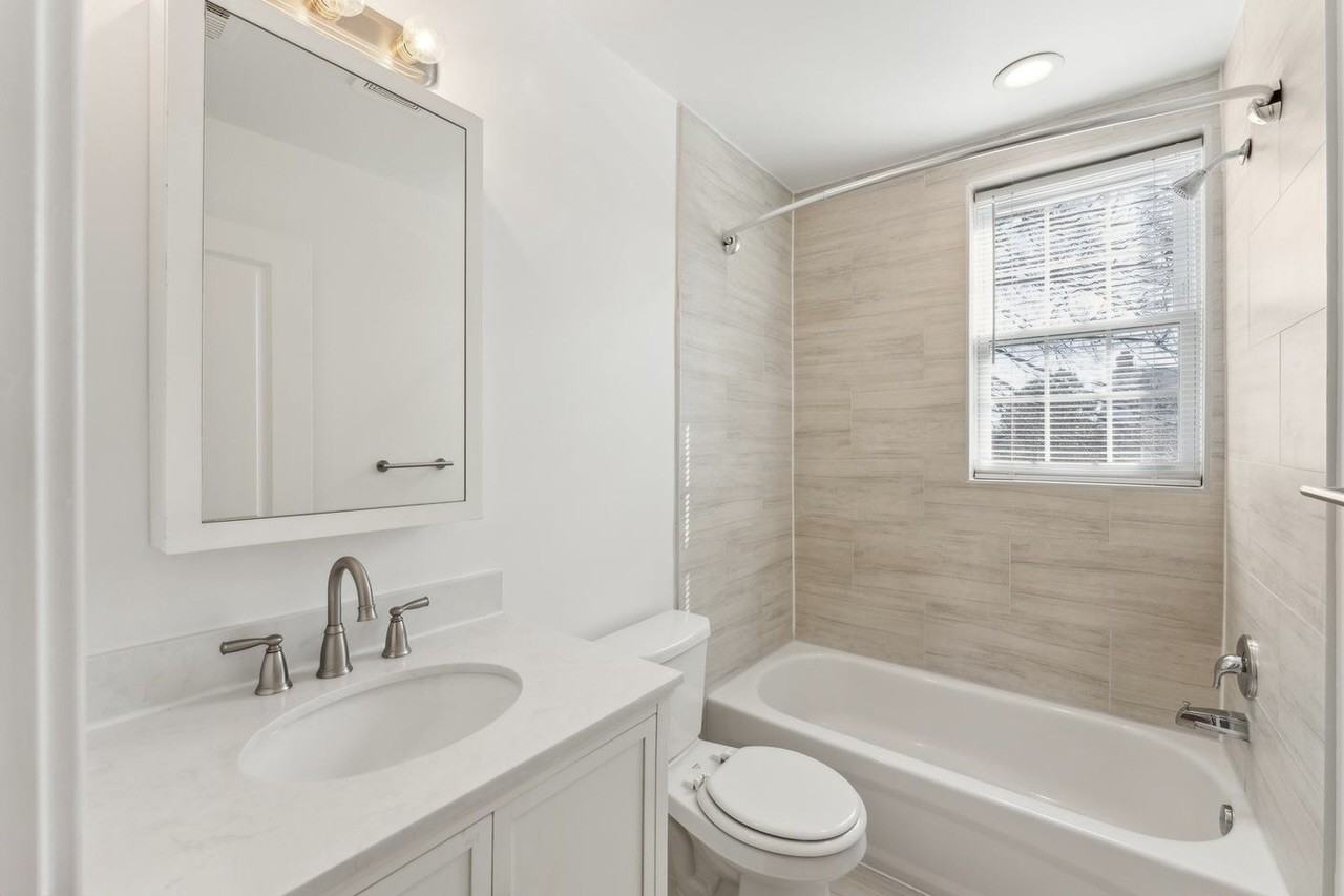 4255 Eads St Ne #4 - Photo 7 of 15