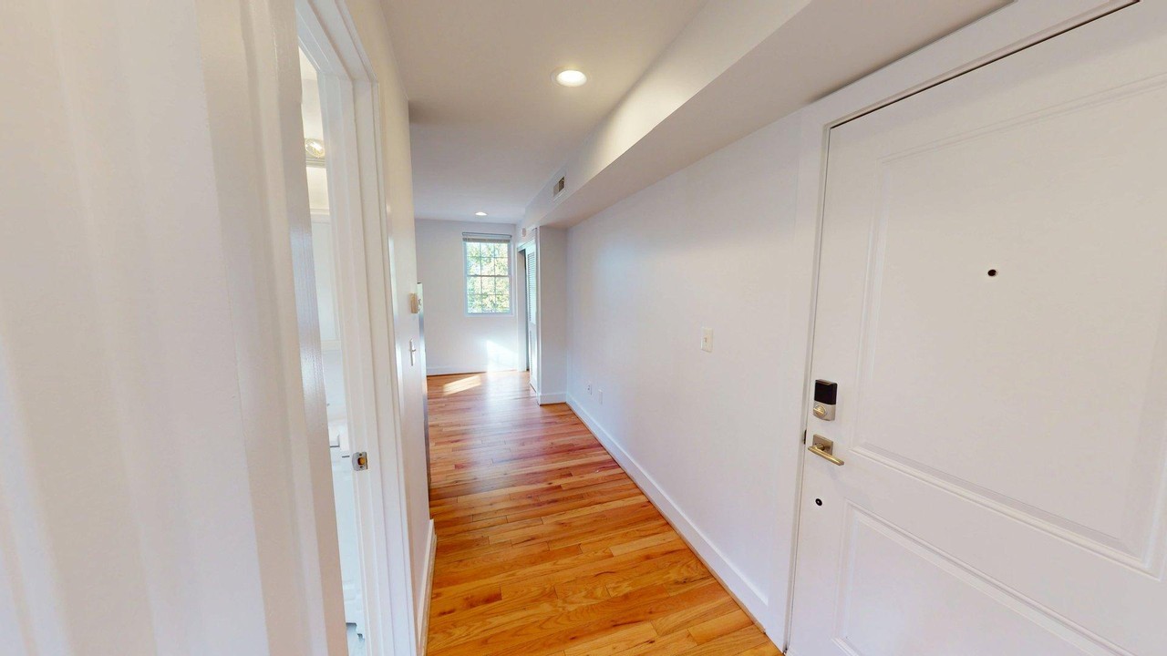 4255 Eads St Ne #4 - Photo 5 of 15