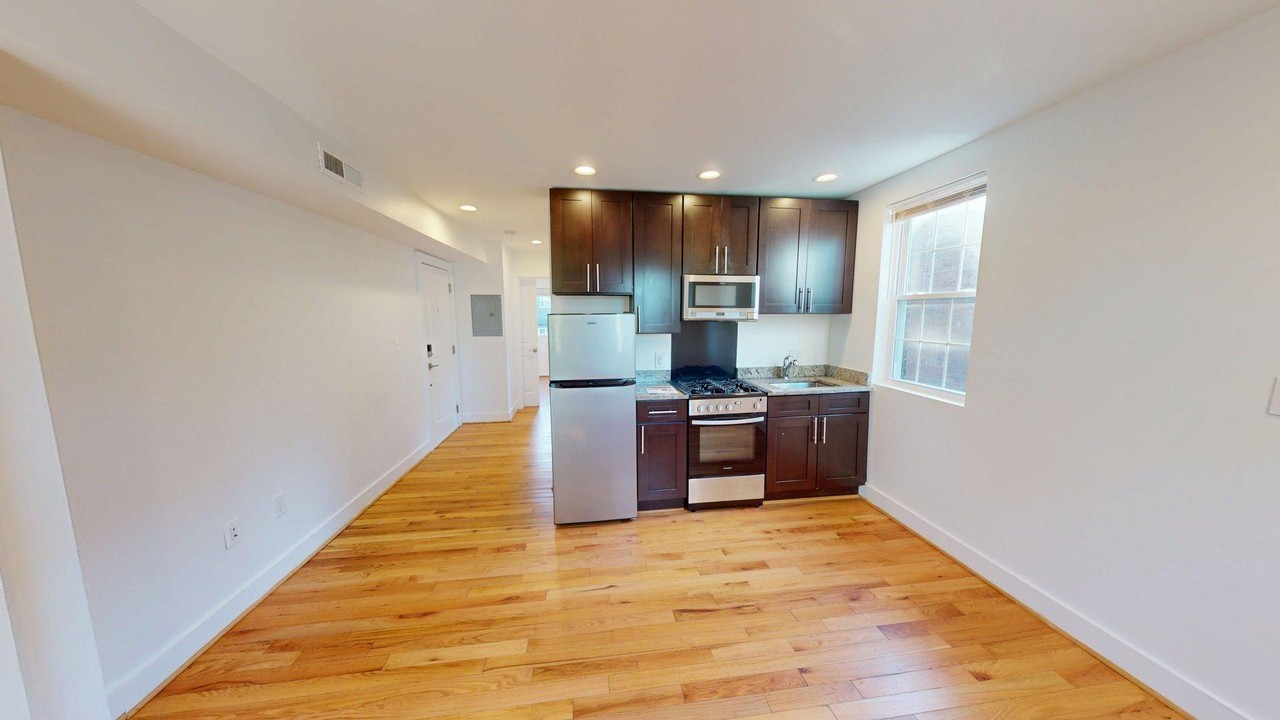 4255 Eads St Ne #4 - Photo 6 of 15