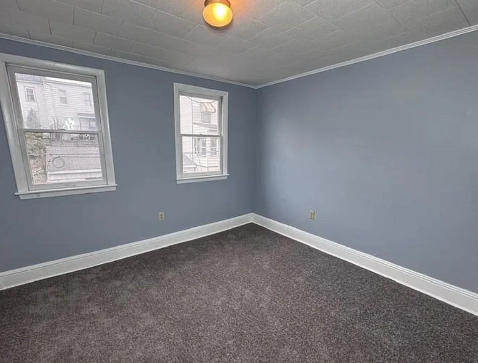 325 New Castle St #325 - Photo 7 of 10