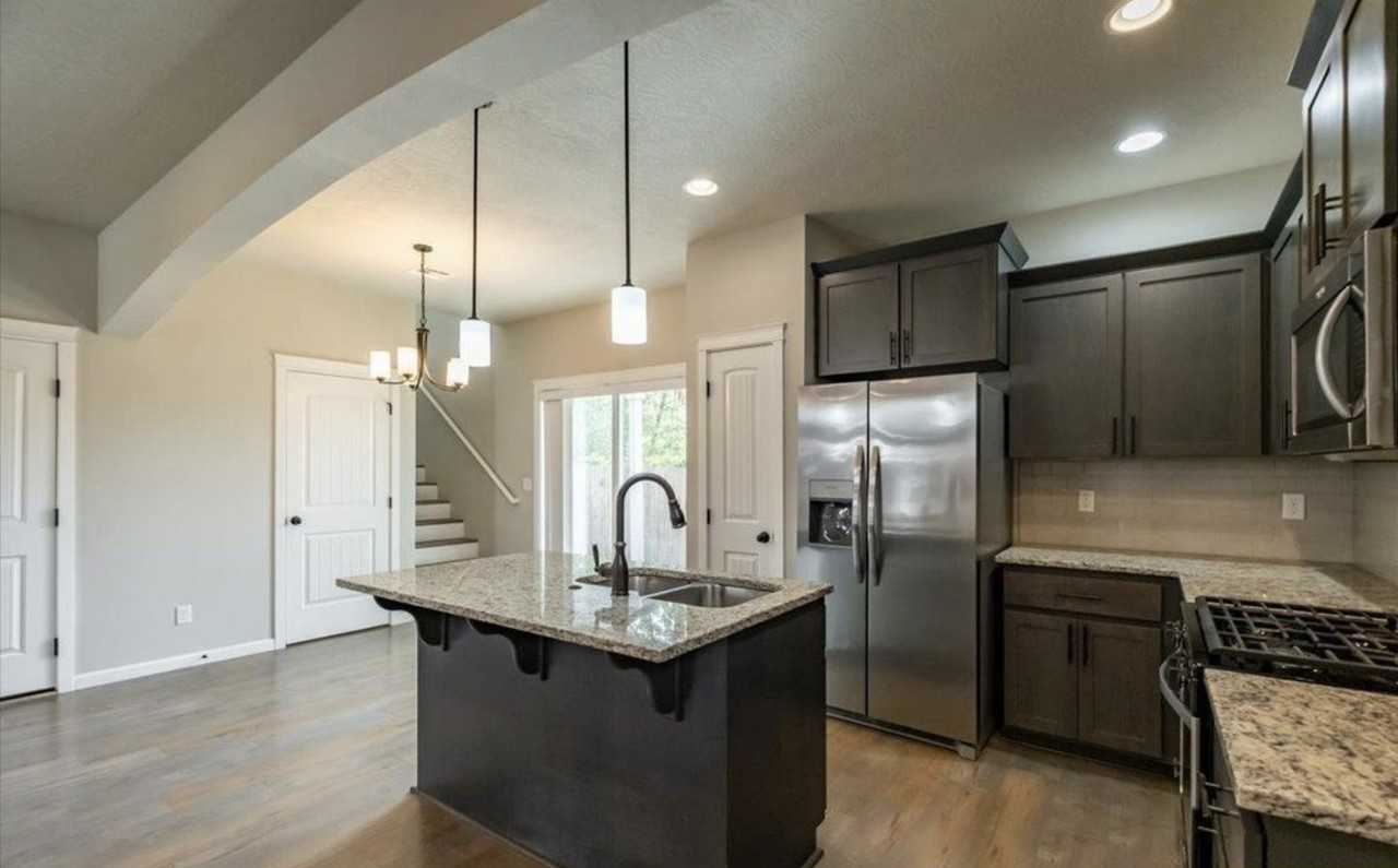 4164 Sagecrest Dr Ne #NA - Photo 4 of 20