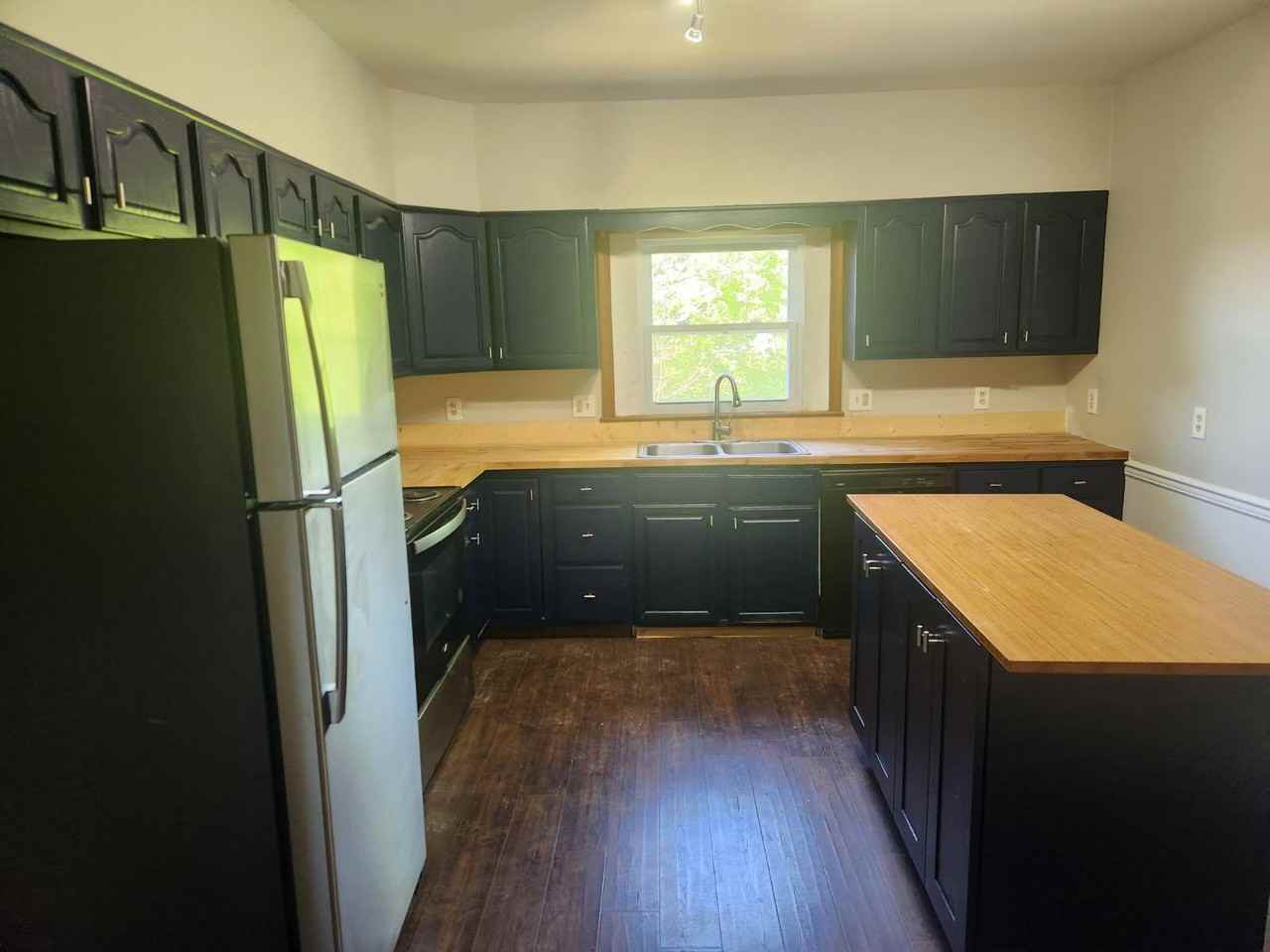 438 Adams St #438 - Photo 2 of 9