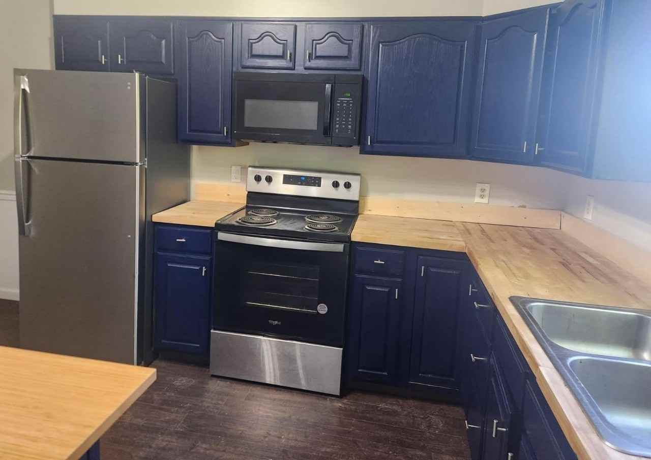 438 Adams St #438 - Photo 3 of 9