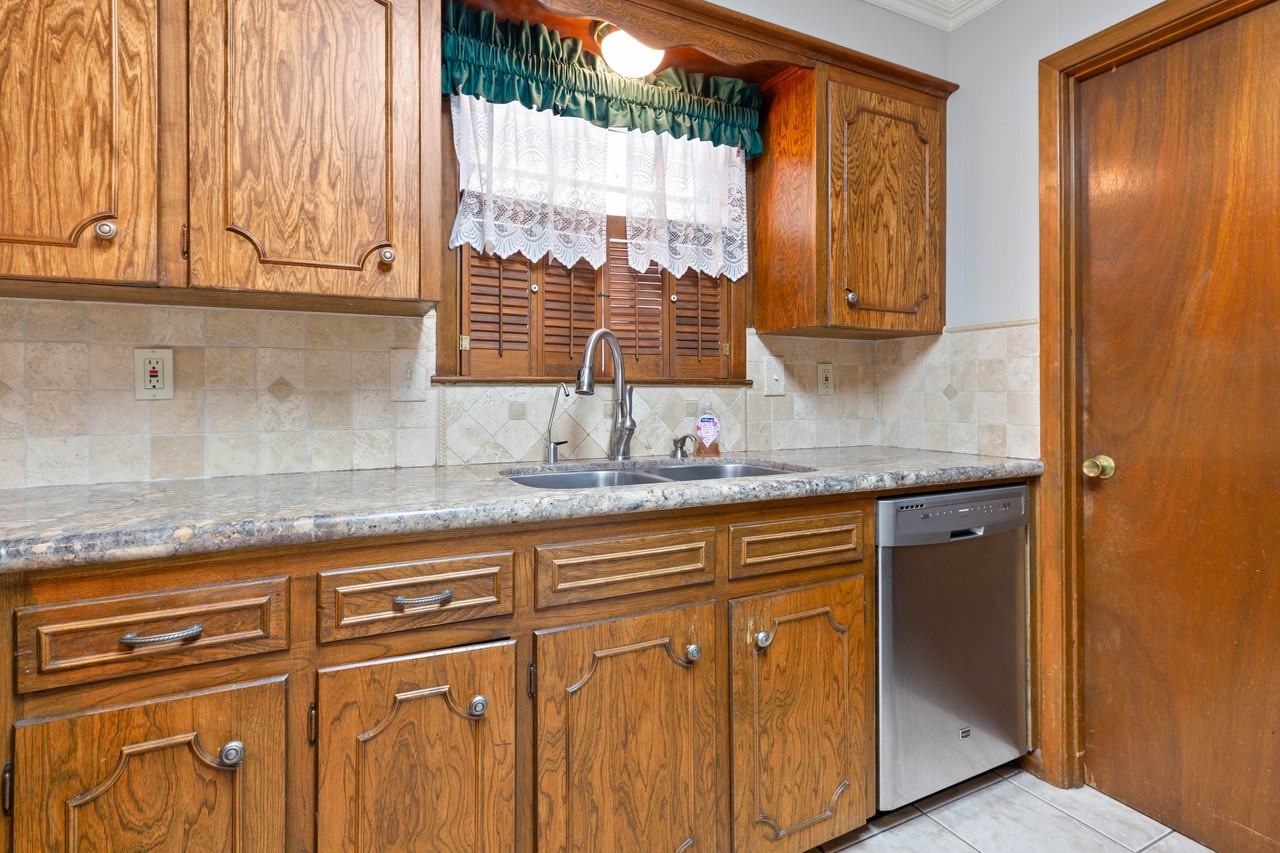 504 Alonda Dr #NA - Photo 3 of 20