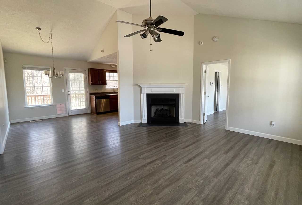 113 South Saddlestone Court South Court #NA - Photo 5 of 17