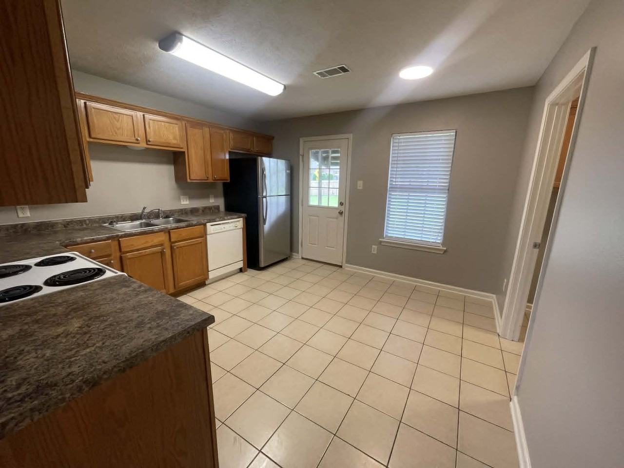805 Brownstone Dr #NA - Photo 5 of 18