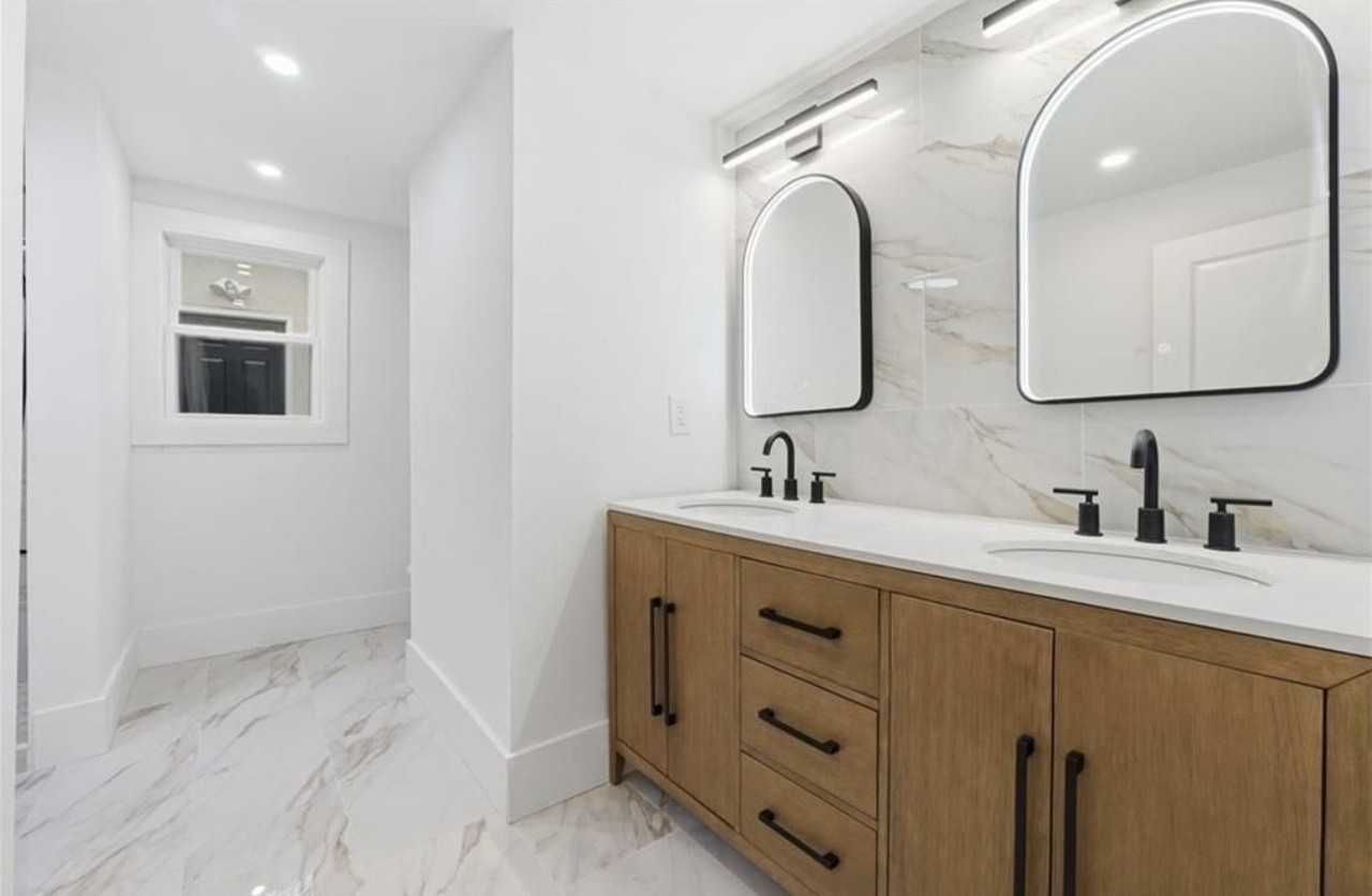 1227 Epworth St Sw #NA - Photo 3 of 8